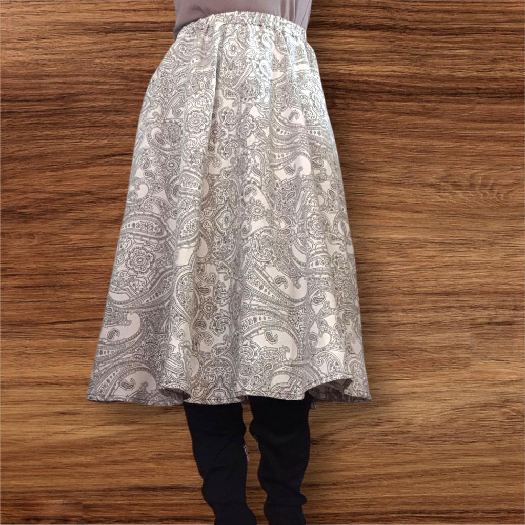 Paisley creme zwart cirkelrok elastische taille recycled 1sz, Kleding | Dames, Rokken, Nieuw, Zwart, Onder de knie, Ophalen of Verzenden