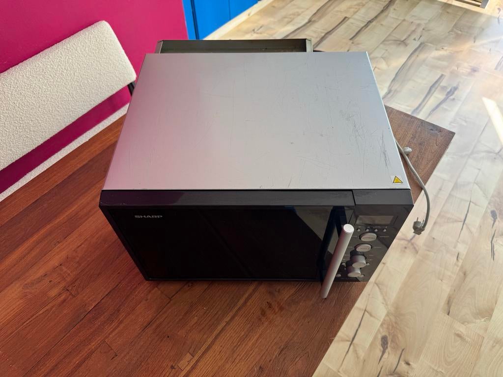 Sharp Combimagnetron - R-931 BKW, Witgoed en Apparatuur, Magnetrons, Ophalen, Combimagnetron, Gebruikt, Grill