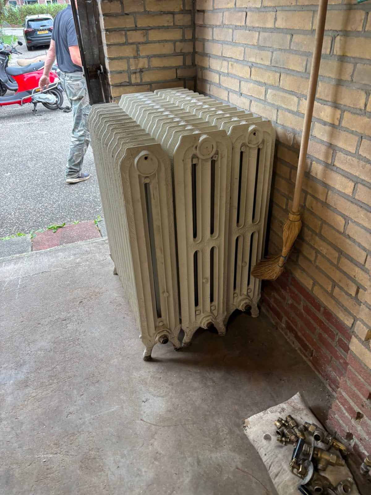 5 vintage gietijzeren radiotoren incl kranen, Doe-het-zelf en Verbouw, Verwarming en Radiatoren, Ophalen, 30 tot 80 cm, Radiator