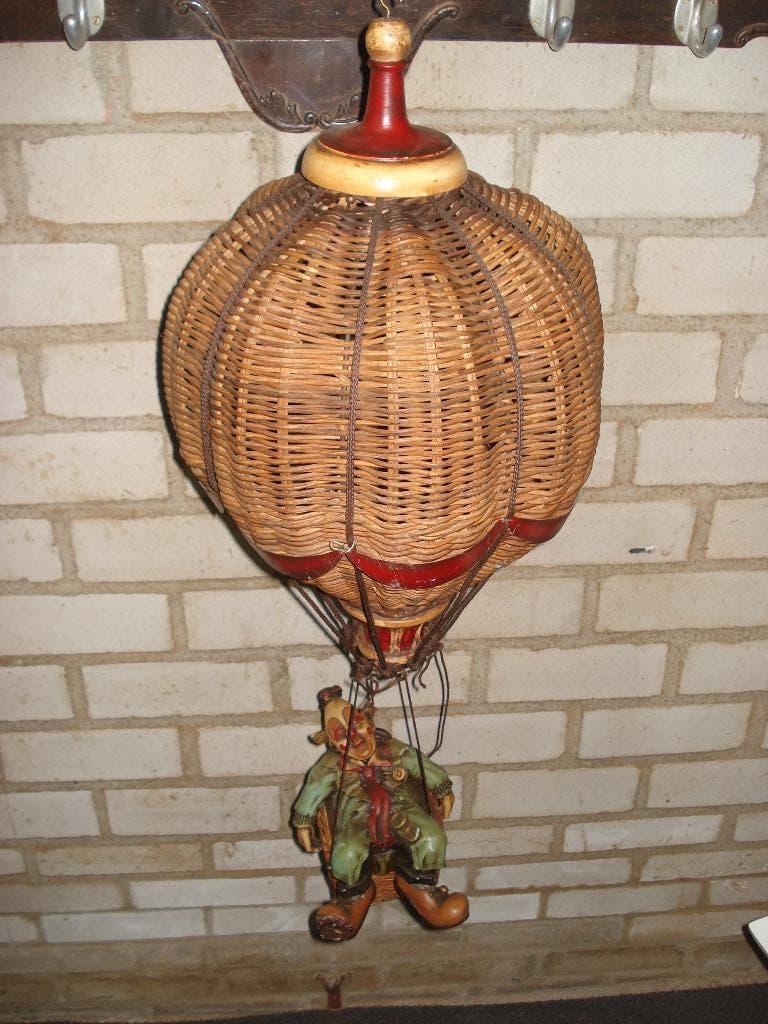 Hanger  Luchtballon met Clown   88 Cm  Lengte, Handgemaakt, Steen of Keramiek, Beeld, Bruin