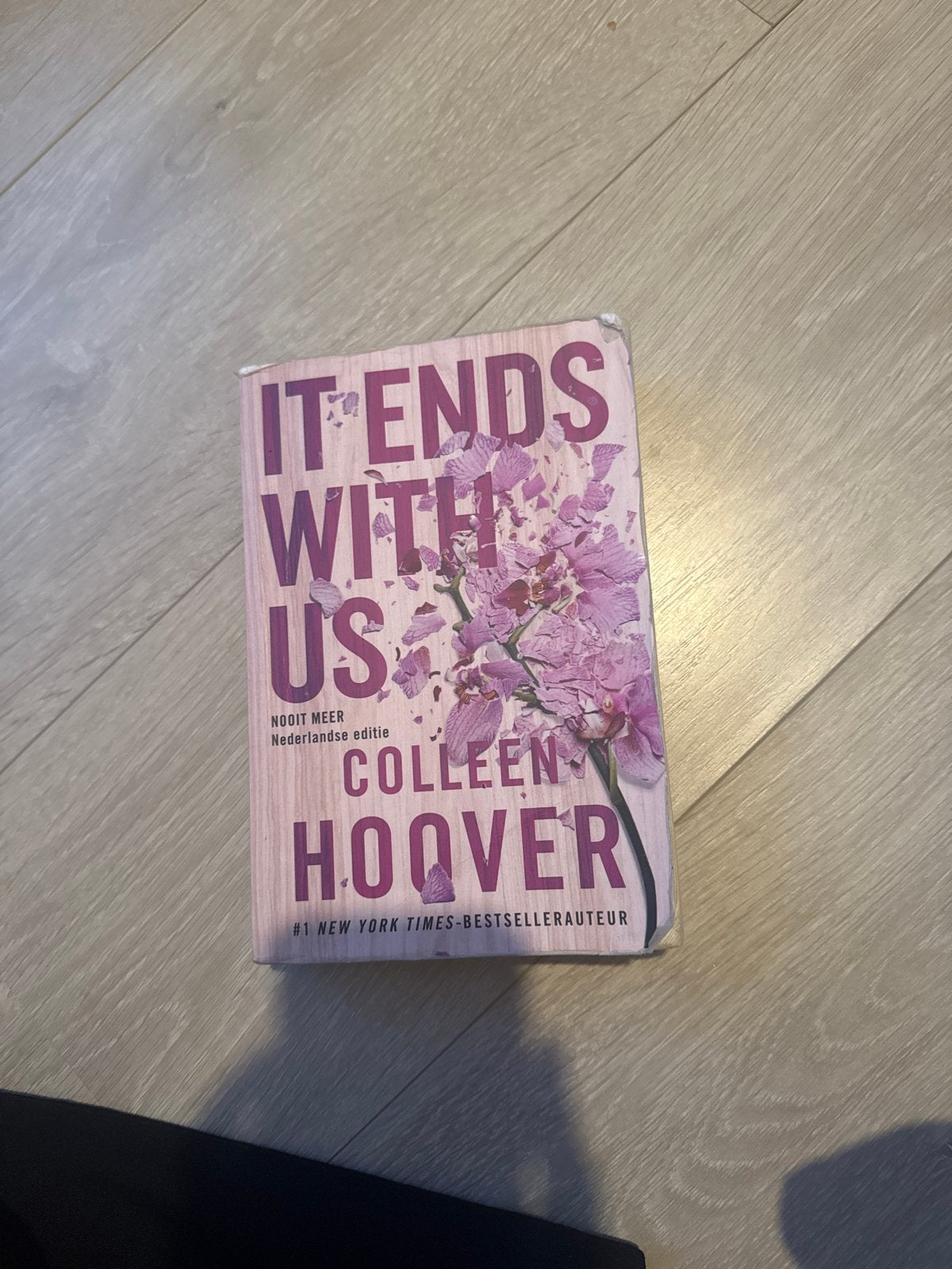 Colleen Hoover - It ends with us, Boeken, Ophalen of Verzenden, Zo goed als nieuw, Colleen Hoover