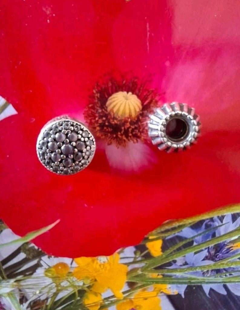 Pandora met clear, roze en paarse zirkonia's, Sieraden, Tassen en Uiterlijk, Bedels, Pandora, Ophalen of Verzenden, Zo goed als nieuw