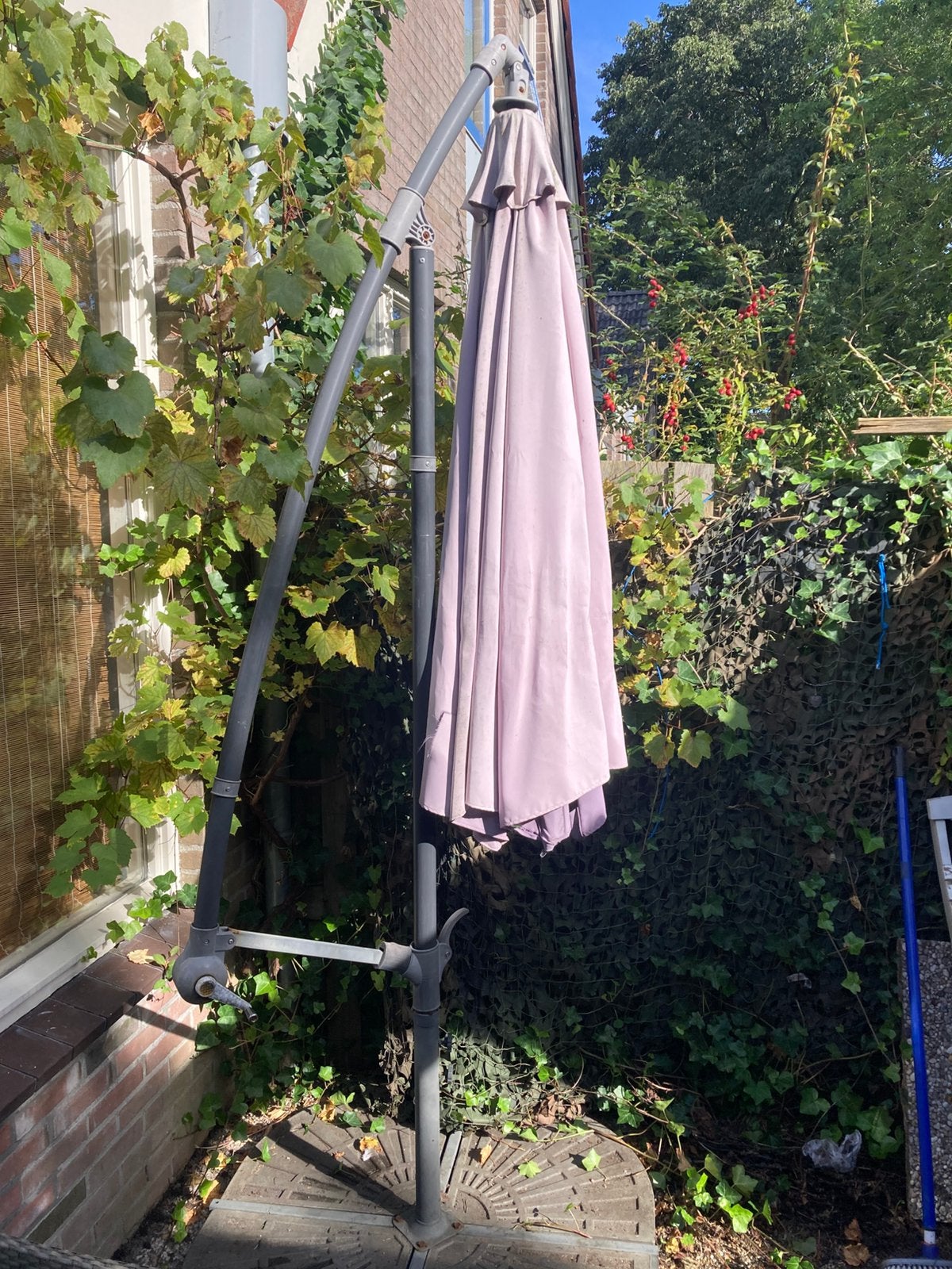 Gratis zweefparasol, Tuin en Terras, Ophalen, Gebruikt, 2 tot 3 meter, Zweefparasol