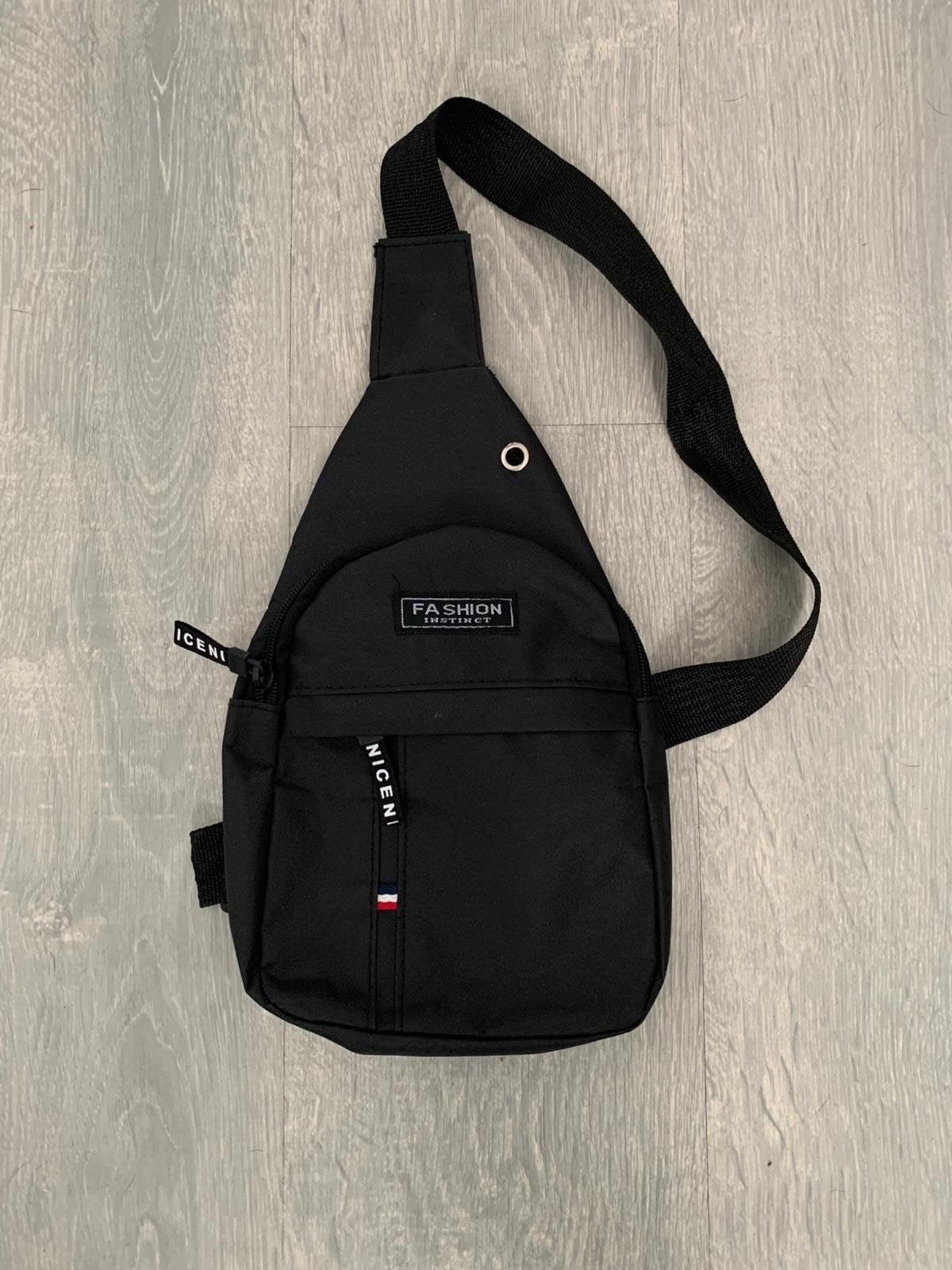 Zwart schoudertasje / sling bag - Fashion Instinct, Ophalen of Verzenden, Nieuw, Zwart, Schoudertasje