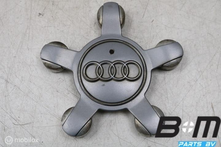 Originele naafkap Audi A3 8V 8R0601165, Gebruikt, Band(en)