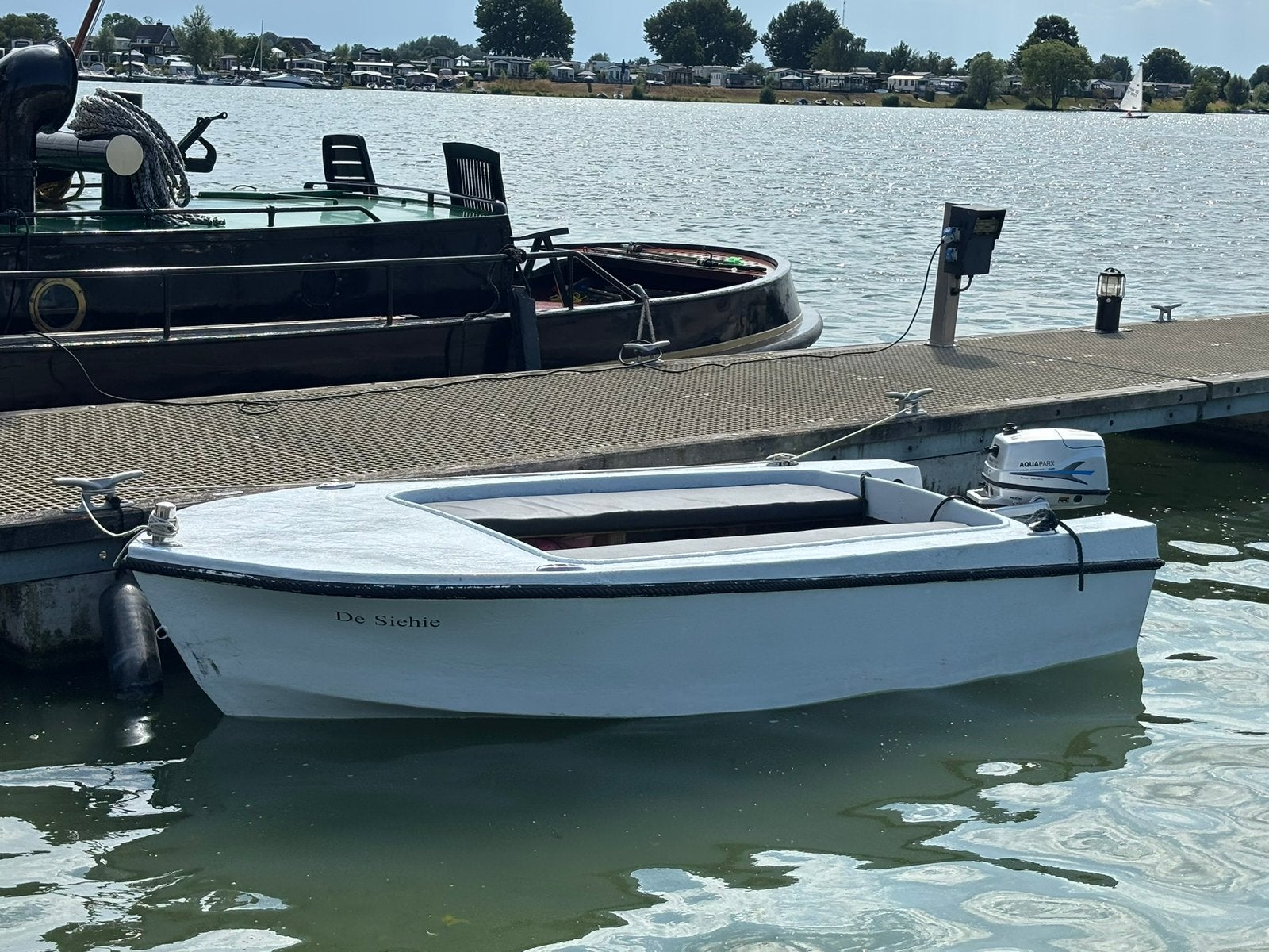 Leuk bootje / sloepje 5 PK buitenboordmotor – Vaarbewijsvrij, Ophalen, Zo goed als nieuw