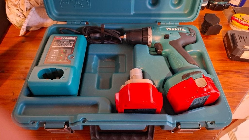 Makita accuboor complete set, als nieuw., Variabele snelheid, Ophalen of Verzenden, Minder dan 400 watt, Zo goed als nieuw