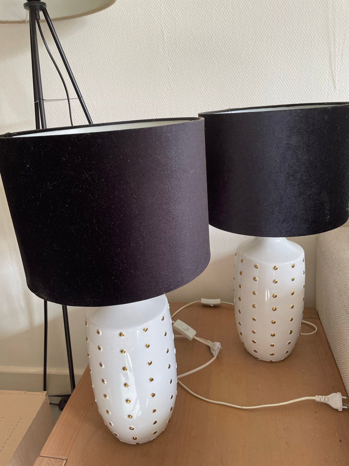 Set van 2 Eric Kuster stijl tafellampen met zwarte kap, Keramiek, Wit, Ophalen of Verzenden, Met kap