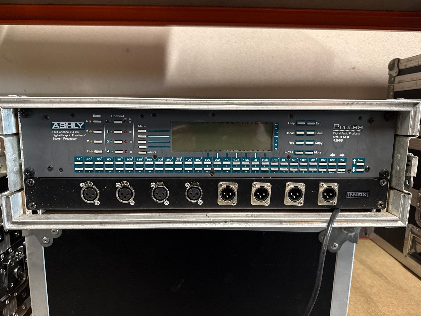 Ashly Protea System II 4.24D Digitale Grafische Equalizer, Muziek en Instrumenten, Effecten, Gebruikt, Ophalen of Verzenden