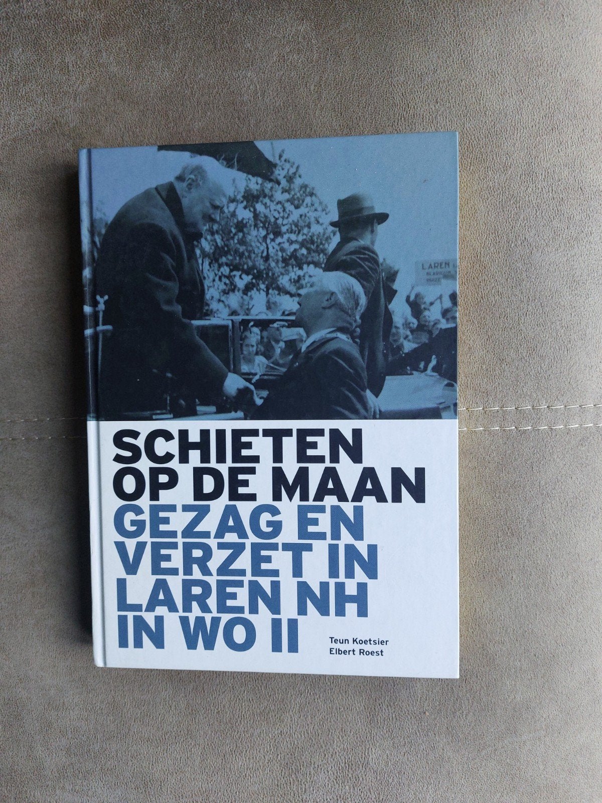 Schieten op de Maan, Gesigneerd door T. Koetsier, Ophalen of Verzenden, Zo goed als nieuw, Nederland, Teun Koetsier
