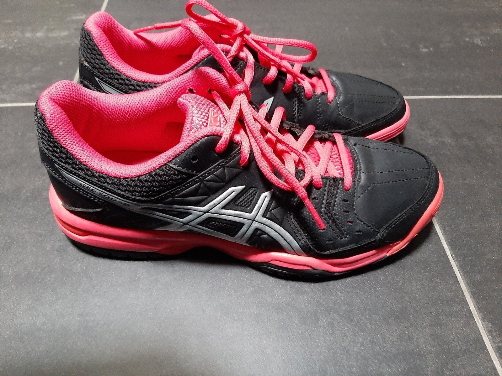 Zgan Asics zaal hockey schoenen maat 38 roze zwart, Sport en Fitness, Hockey, Ophalen of Verzenden, Zo goed als nieuw, Schoenen
