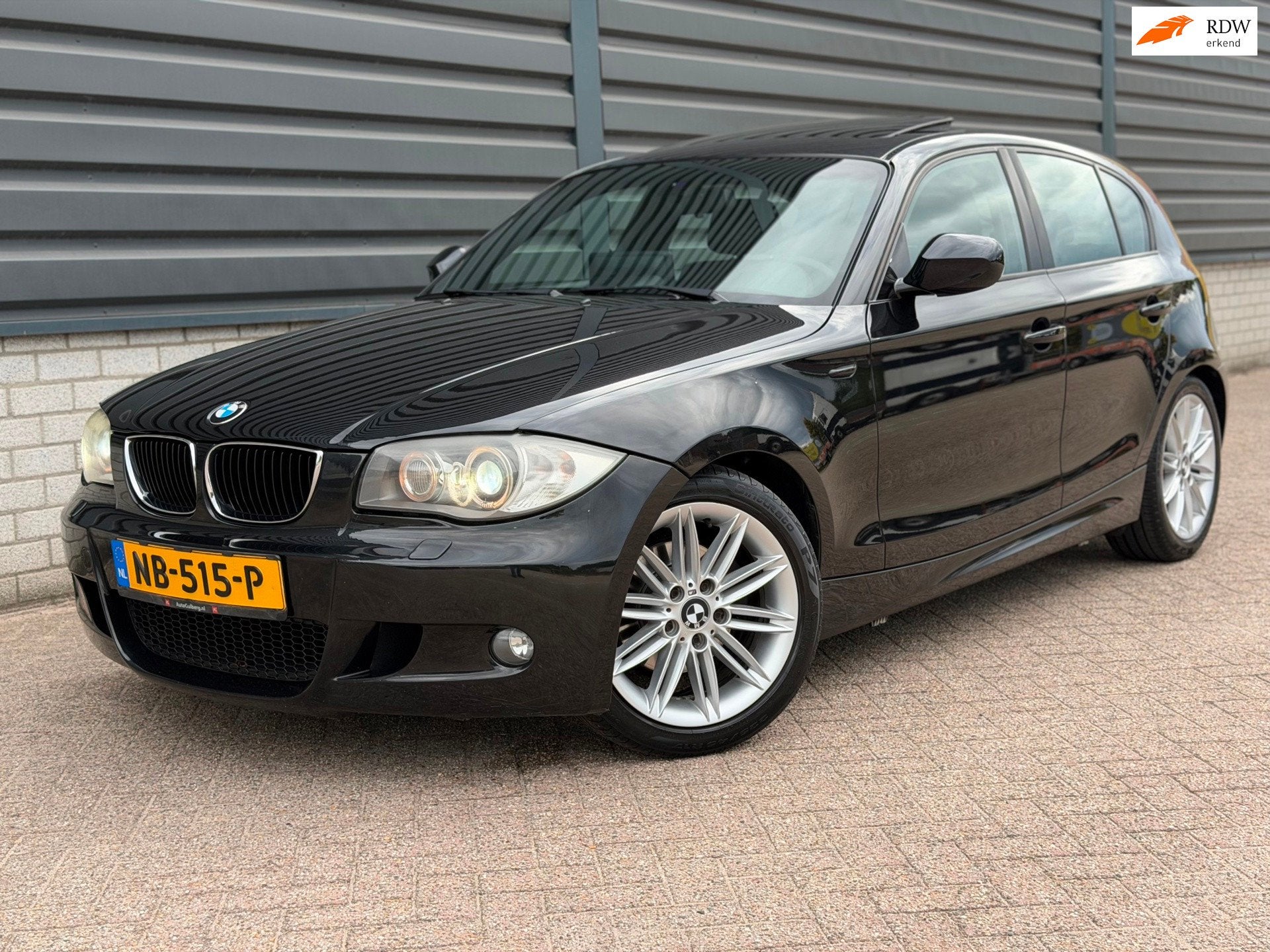 BMW 1-serie 118i High Executive M Sport | CarPlay | Schuifda, Auto's, 1-Serie, Euro 5, Achterwielaandrijving, Zwart