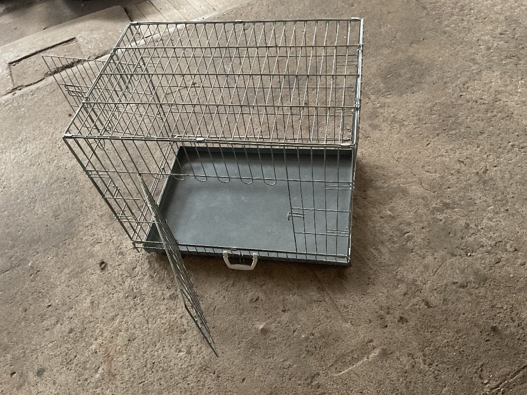 2 zwarte en 1 metalen bench, Ophalen, Gebruikt