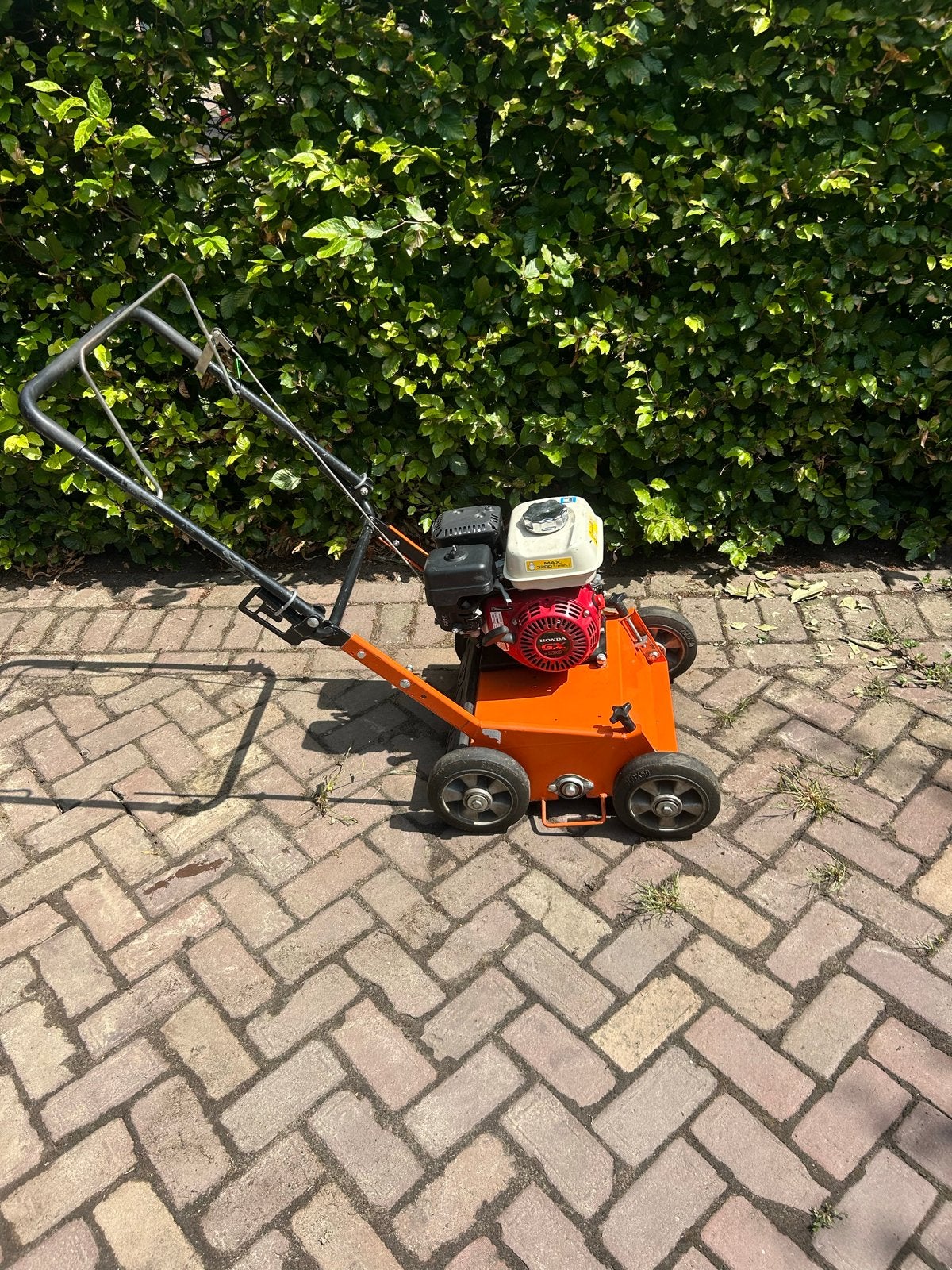 Elite e401 Verticuteermachine met Honda GX120 motor, Ophalen of Verzenden, Zo goed als nieuw, 50 cm of meer, Benzine-grasmaaier