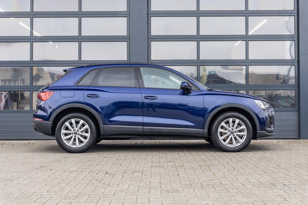 Audi Q3 45 TFSIe 245pk Advanced Edition | Camera | Trekhaak, Auto's, Audi, Stof, Gebruikt, Euro 6, Blauw