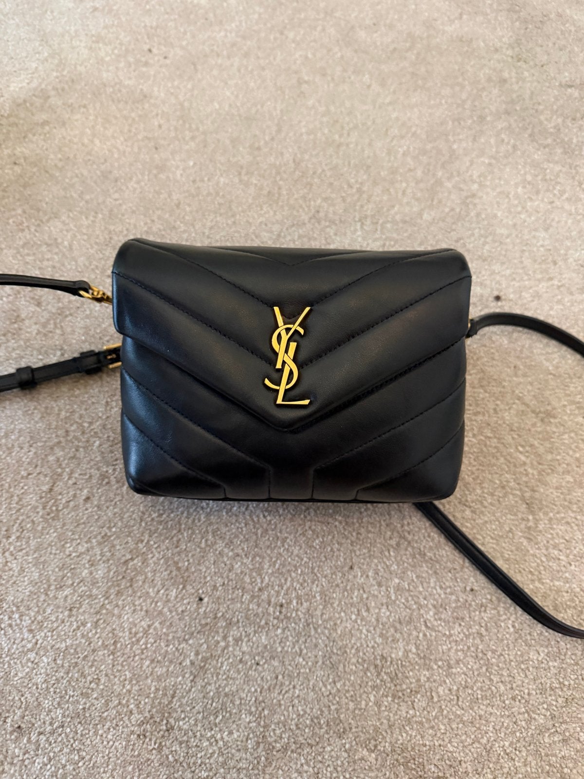 Saint Laurent loulou toy, Ophalen of Verzenden, Zo goed als nieuw, Zwart, Schoudertasje