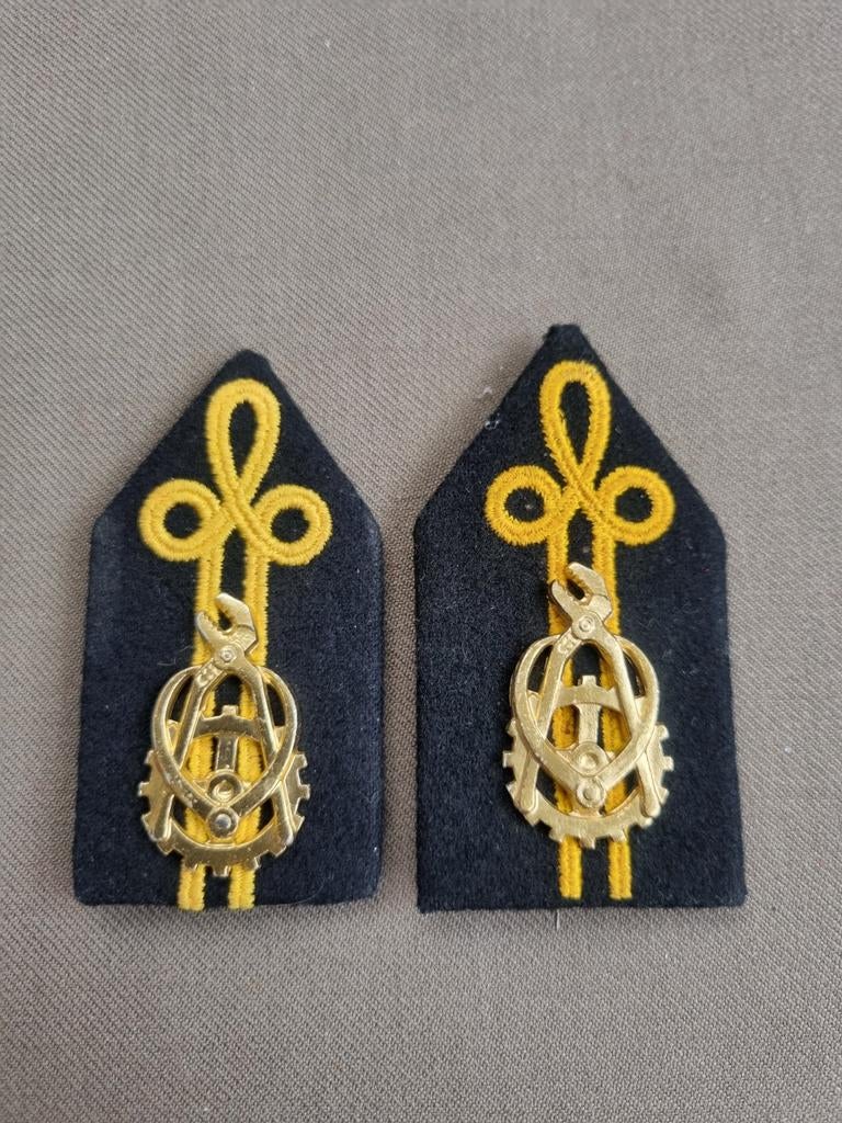 Kraagspiegels opl KMS Technische dienst, Verzamelen, Militaria | Algemeen, Ophalen of Verzenden, Landmacht, Nederland, Embleem of Badge