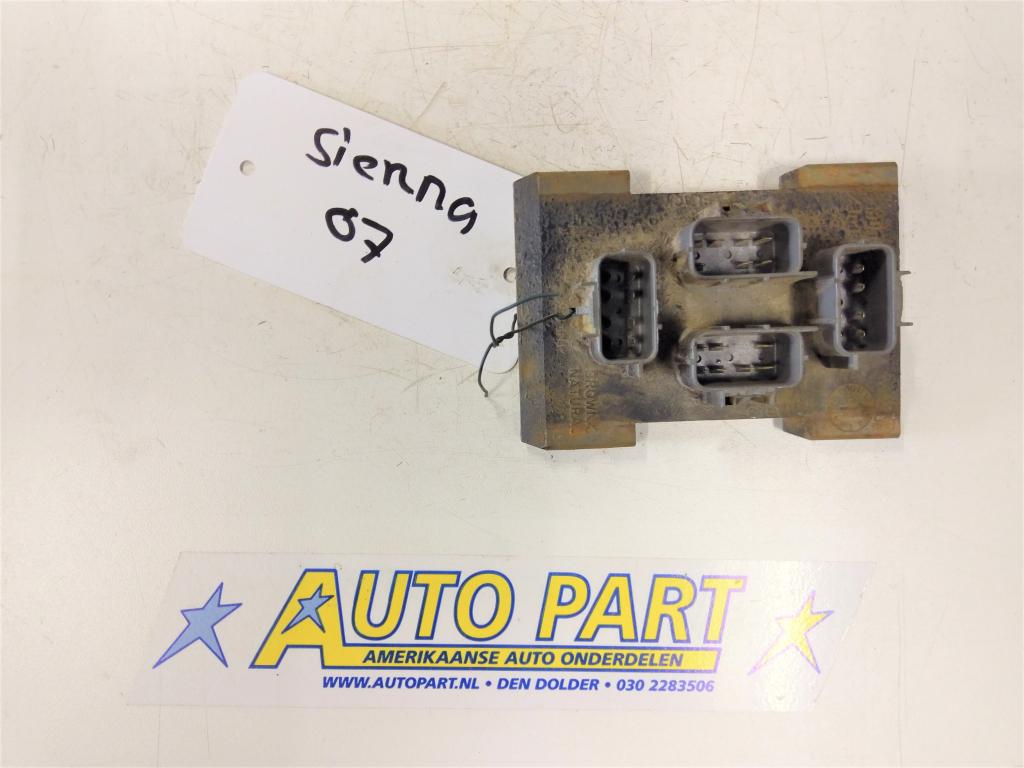 Chevrolet Avalanche pickup junction block rr 2002-2013, Gebruikt, Info@gm.com, Chevrolet, Ophalen of Verzenden