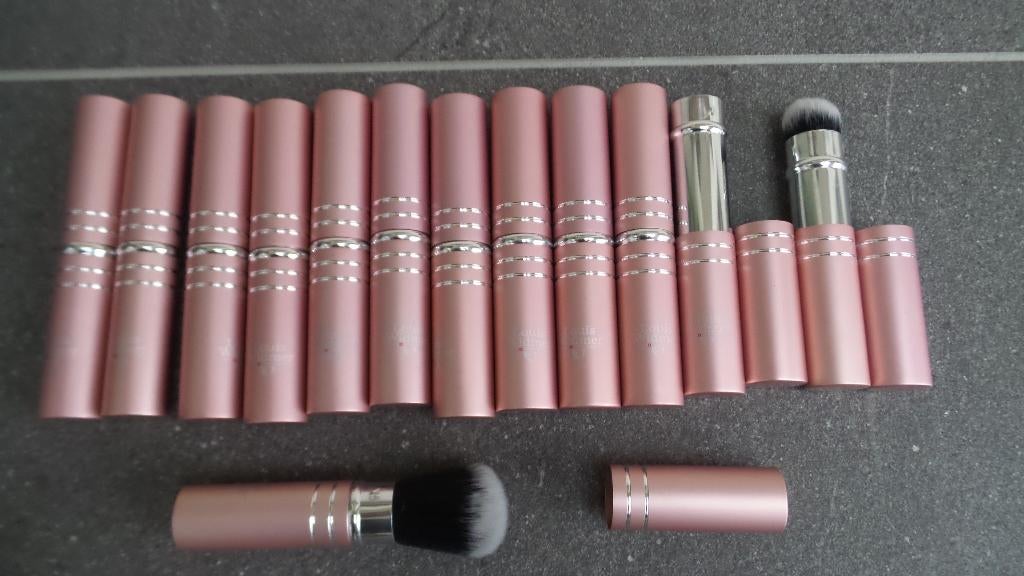 Louis Widmer professionele makeup kwast van 9,99 /1,49(0,75), Ophalen, Nieuw, Zwart, Gehele gezicht