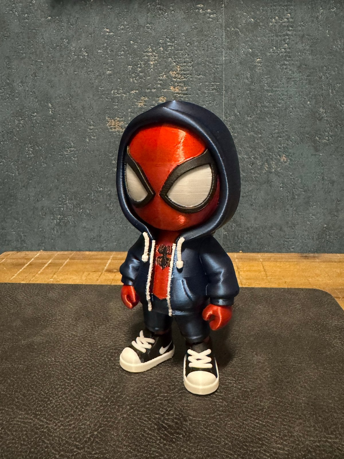 Spiderman Urban 3D Geprint Beeldje - 15cm met nike Schoenen, Ophalen of Verzenden, Nieuw