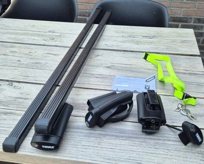 Thule complete dakdragerset met square bars voor open reling, Auto diversen, Dakdragers, Ophalen of Verzenden, Gebruikt
