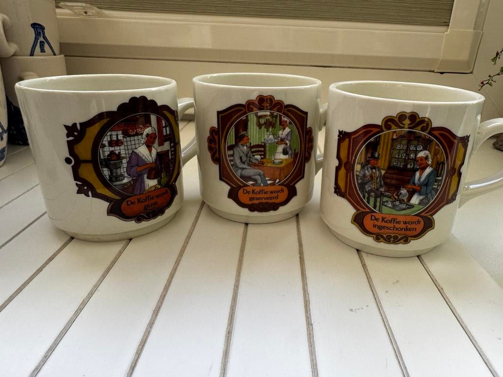 3 bekers Douwe Egberts Villeroy & Boch, Rond, Ophalen of Verzenden, Zo goed als nieuw, Aardewerk