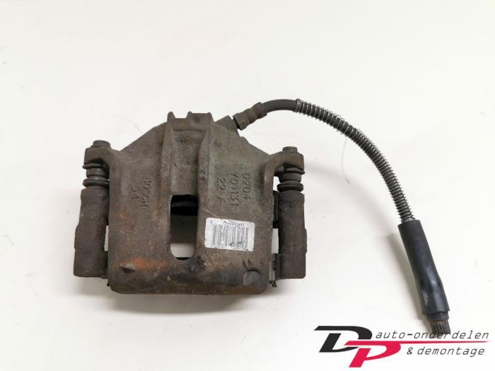 Remklauw (Tang) links-voor van een Peugeot 206