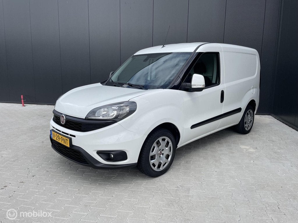 Fiat Doblò Cargo 1.4 Fire /MARGE/3Zits/CRUISE/NAVI, Auto's, Bestelauto's, Bedrijf, Te koop, ABS, Airconditioning, Alarm, Boordcomputer