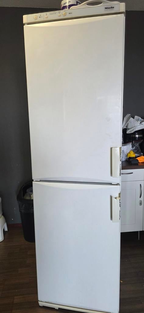 Miele koelkast, 200 liter of meer, Ophalen, Gebruikt, 160 cm of meer
