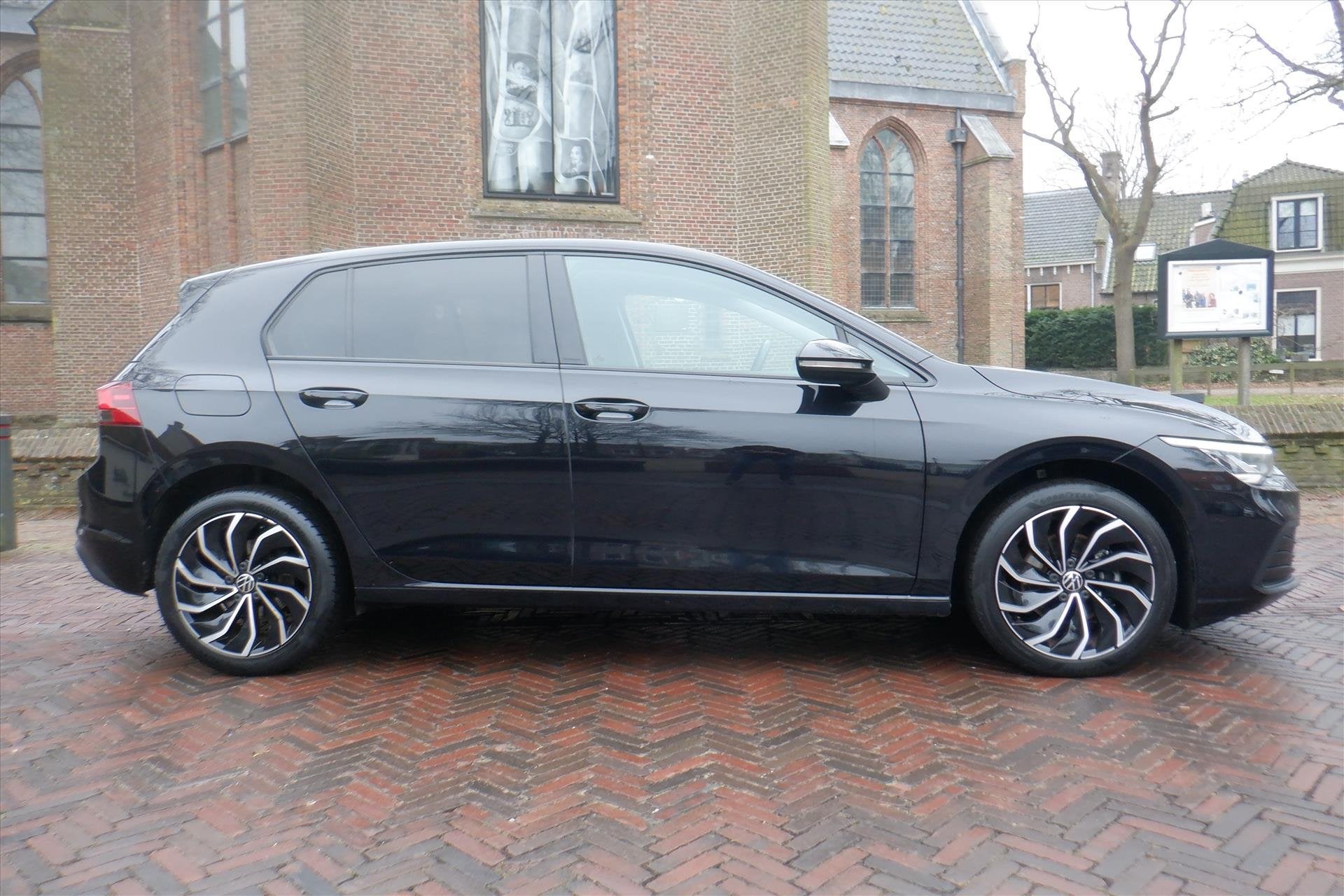 Volkswagen Golf 1.0 TSI 110pk Life Business-CAMERA-STOEL/STU, Keurmerk '100% Onderhouden', Stof, Gebruikt, Euro 6