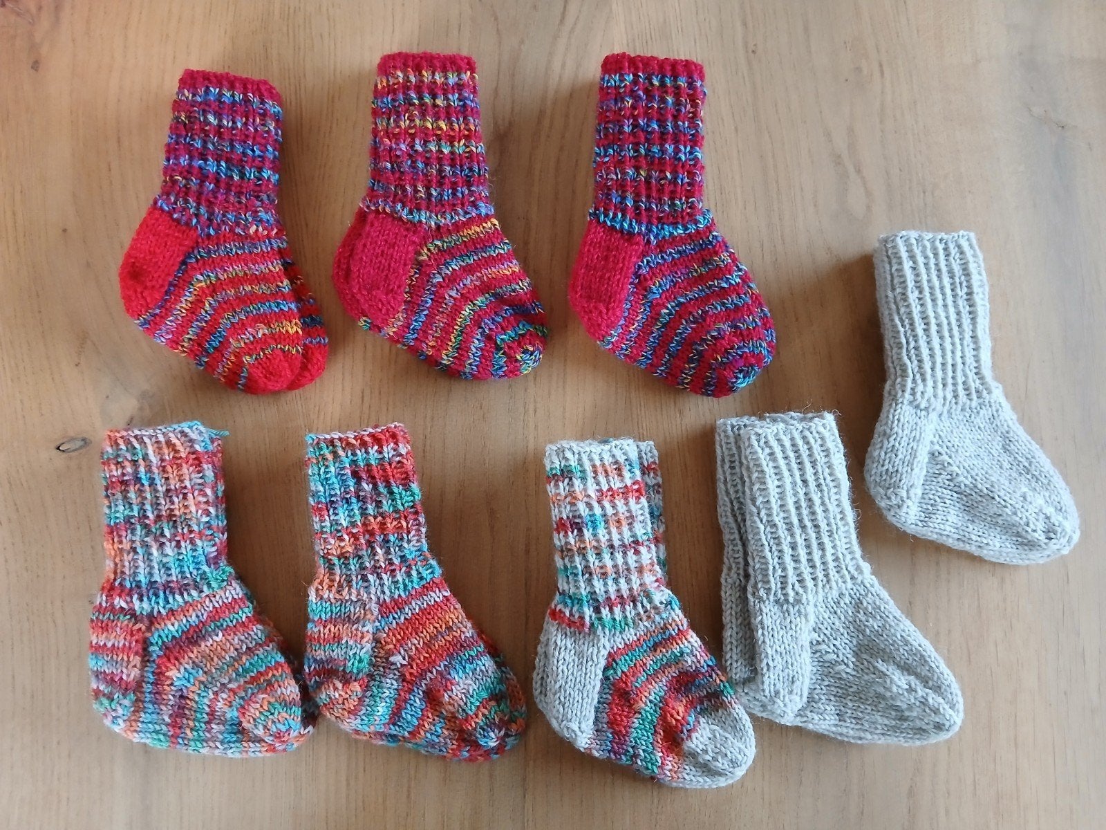 Handgebreide babysokjes., Eigen gebreide sokken, Nieuw, Sokjes, Verzenden