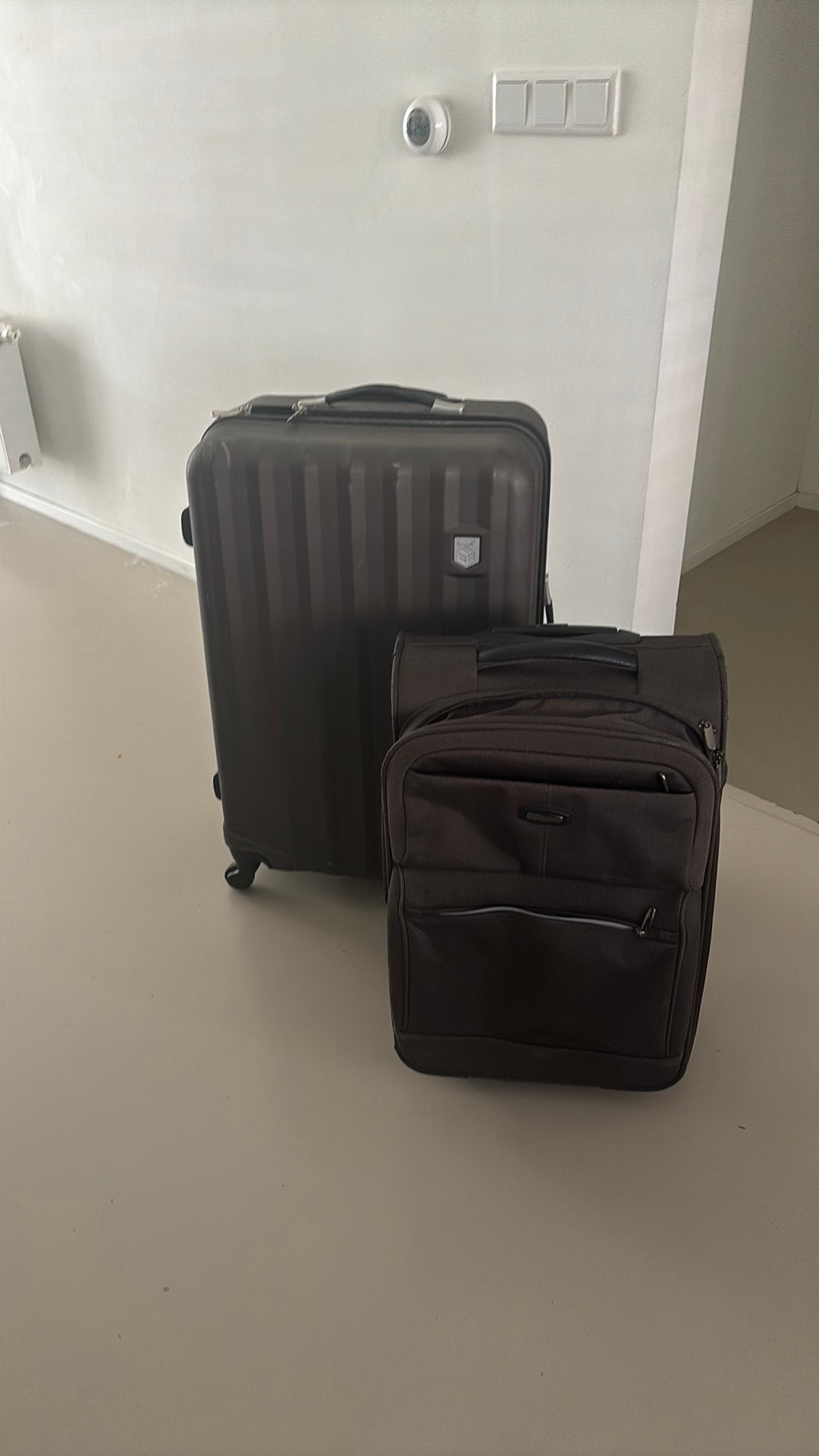 Twee koffers - groot en handbagage, Sieraden, Tassen en Uiterlijk, Koffers, Ophalen, Zo goed als nieuw