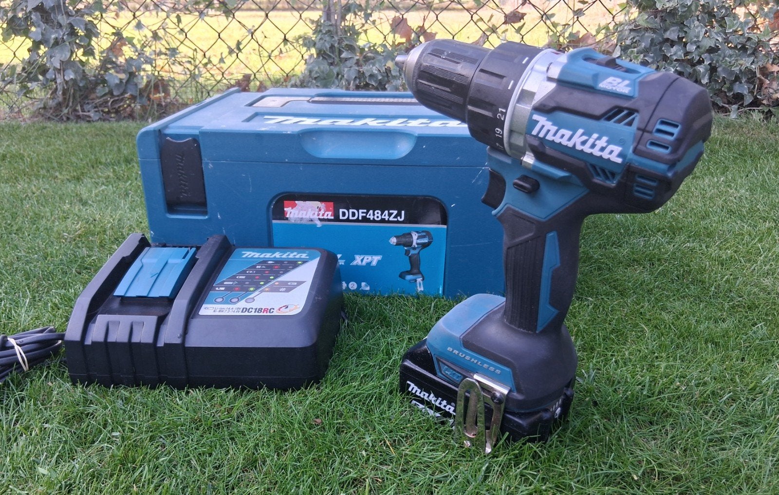 Makita DDF484 18V Brushless accuboormachine – 5.0Ah accu, Ophalen of Verzenden, Boor- en Schroefmachine