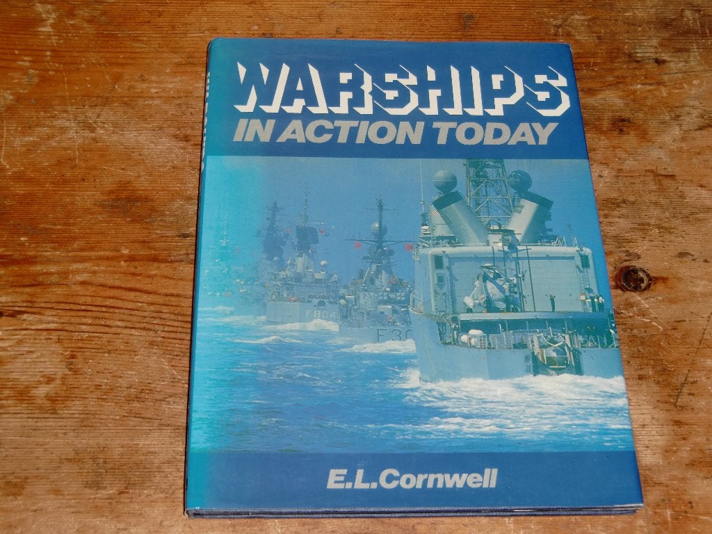 E. L. Cornwell : Warschips in action today (koude oorlog), Verzamelen, Ophalen of Verzenden, Zo goed als nieuw, Motorboot, Boek of Tijdschrift