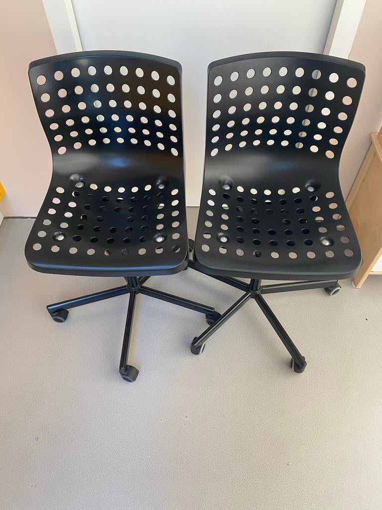 Zwarte ikea bureaustoelen, Ophalen, Kunststof, Gebruikt, Twee