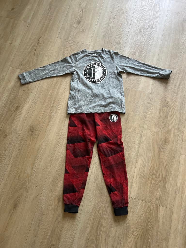 Feyenoord pyama | maat 8-9 jaar | 134 cm, Kinderen en Baby's, Ophalen of Verzenden, Gebruikt, Jongen of Meisje, Nacht- of Onderkleding