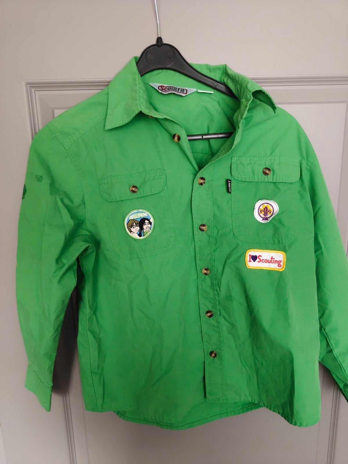 Scoutfit Scouting welpen Blouse Maat 146 Groen met Badges, Ophalen of Verzenden, Gebruikt, Kleding