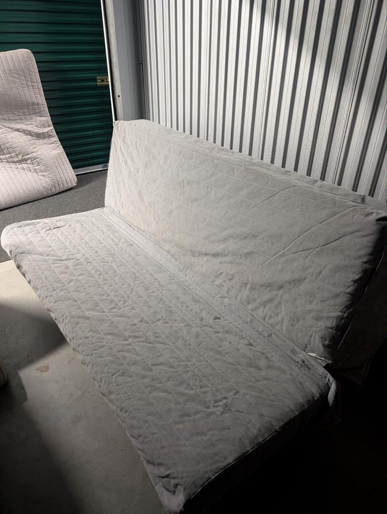 BEDDINGE Ikea bank uitklapbaar tot bed GRATIS, Huis en Inrichting, Ophalen, Gebruikt, Tweepersoons, Grijs