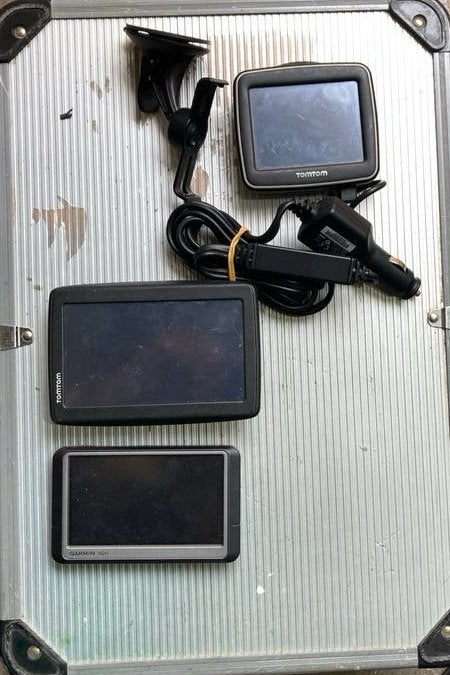 2x TomTom en 1x Garmin navigatiesysteem, Auto diversen, Autonavigatie, Ophalen of Verzenden, Gebruikt