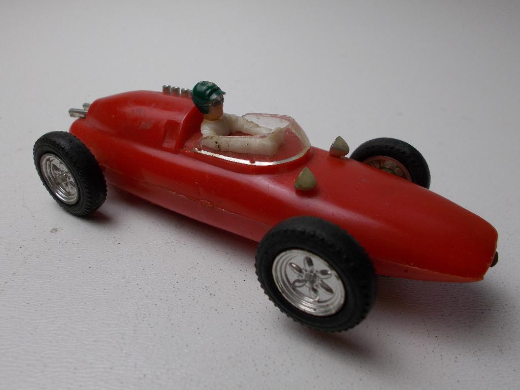 1967 HONG KONG LOTUS FORMULE 1 RACER (Plastic) + DRIVER!