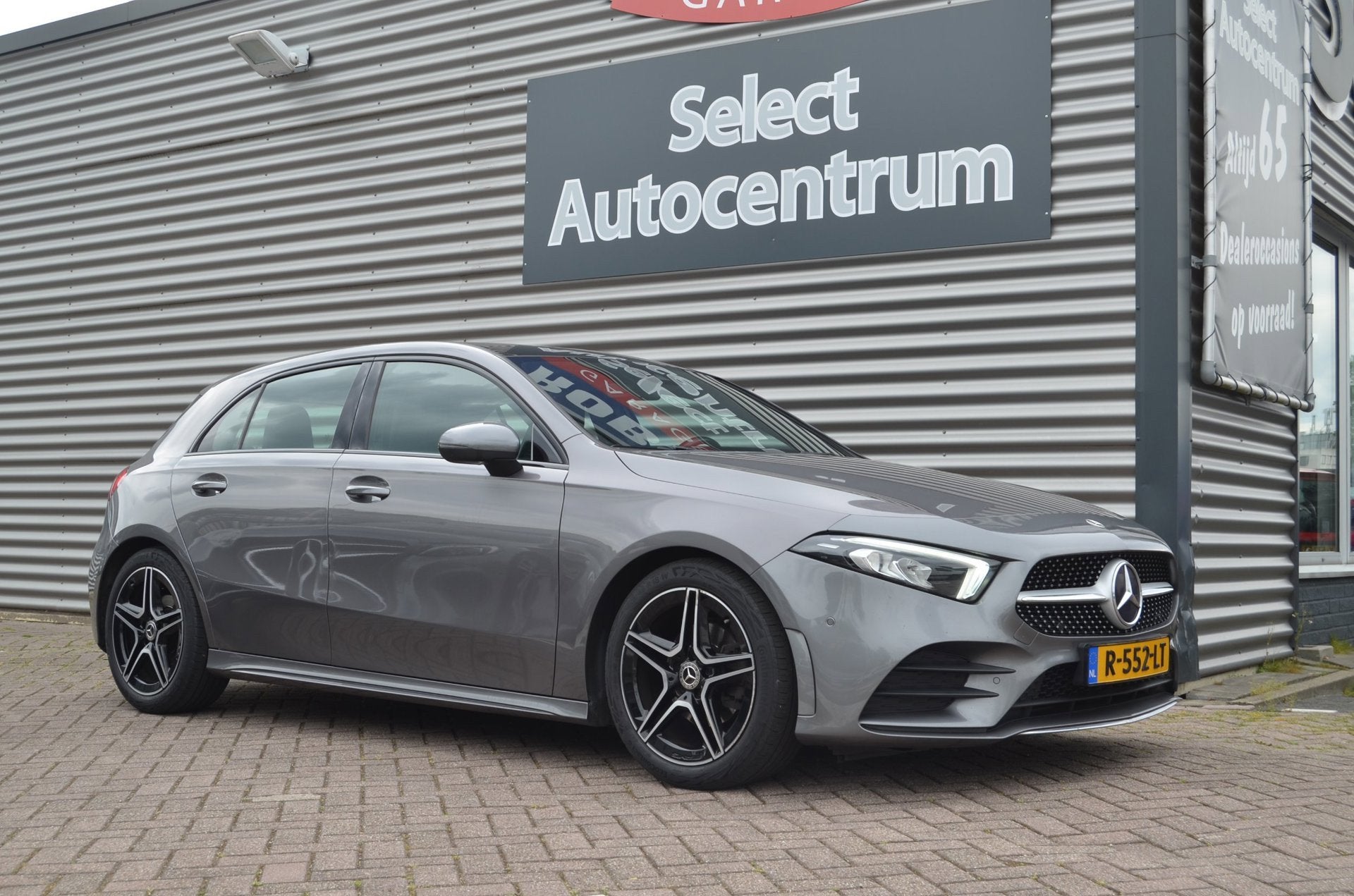 Mercedes-Benz A-klasse 180 Business Solution AMG|PANORAMADAK, 136 pk, Gebruikt, Met garantie (alle), Bedrijf
