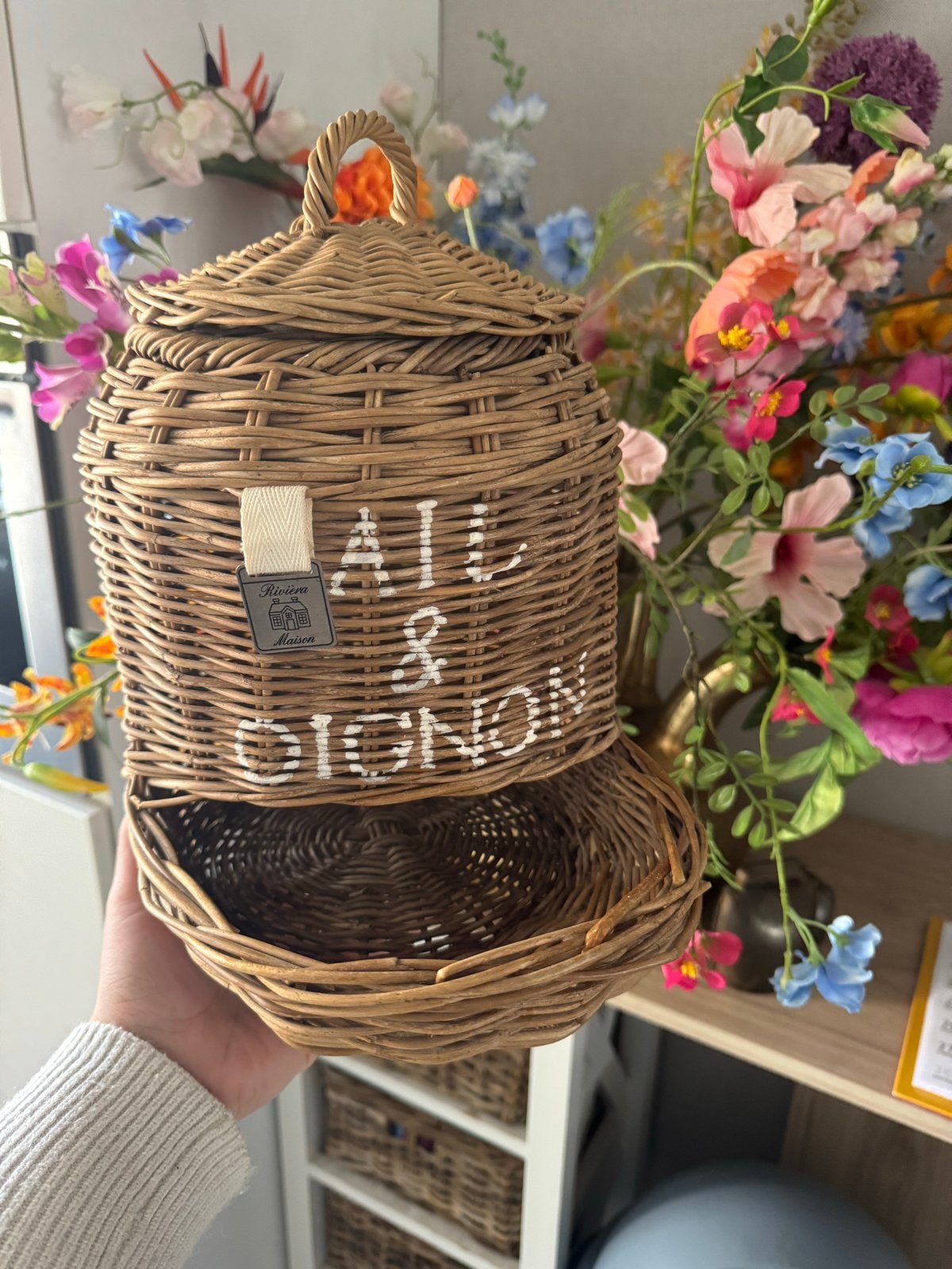 Riviera Maison Uienmandje 'Ail & Oignon', Huis en Inrichting, Woonaccessoires | Schalen en Manden, Gebruikt, Mand, Rond, Riet