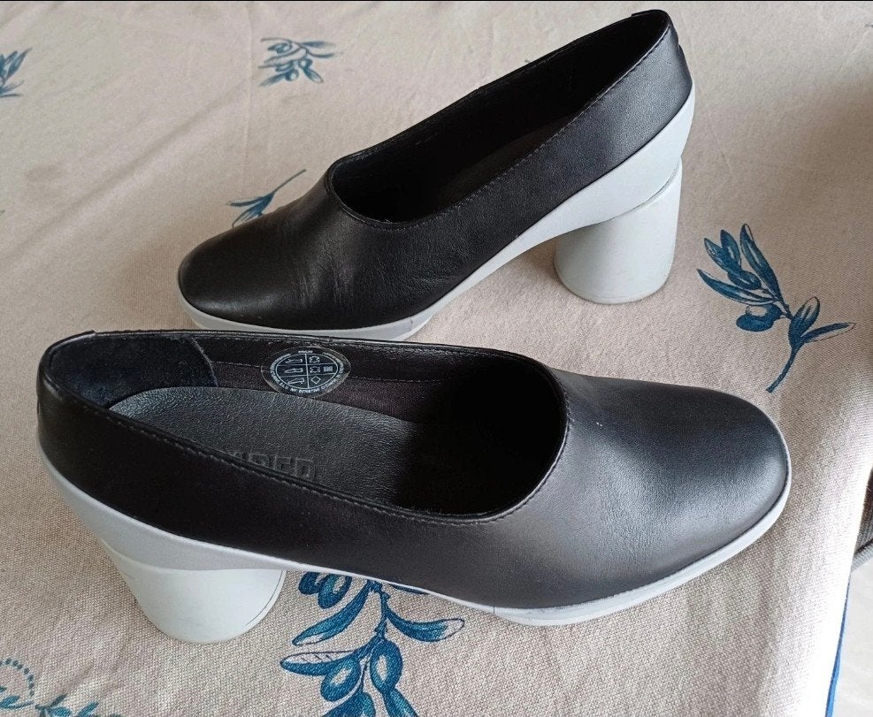 leren pumps van Camper 38, Kleding | Dames, Pumps, Camper, Ophalen of Verzenden, Zo goed als nieuw