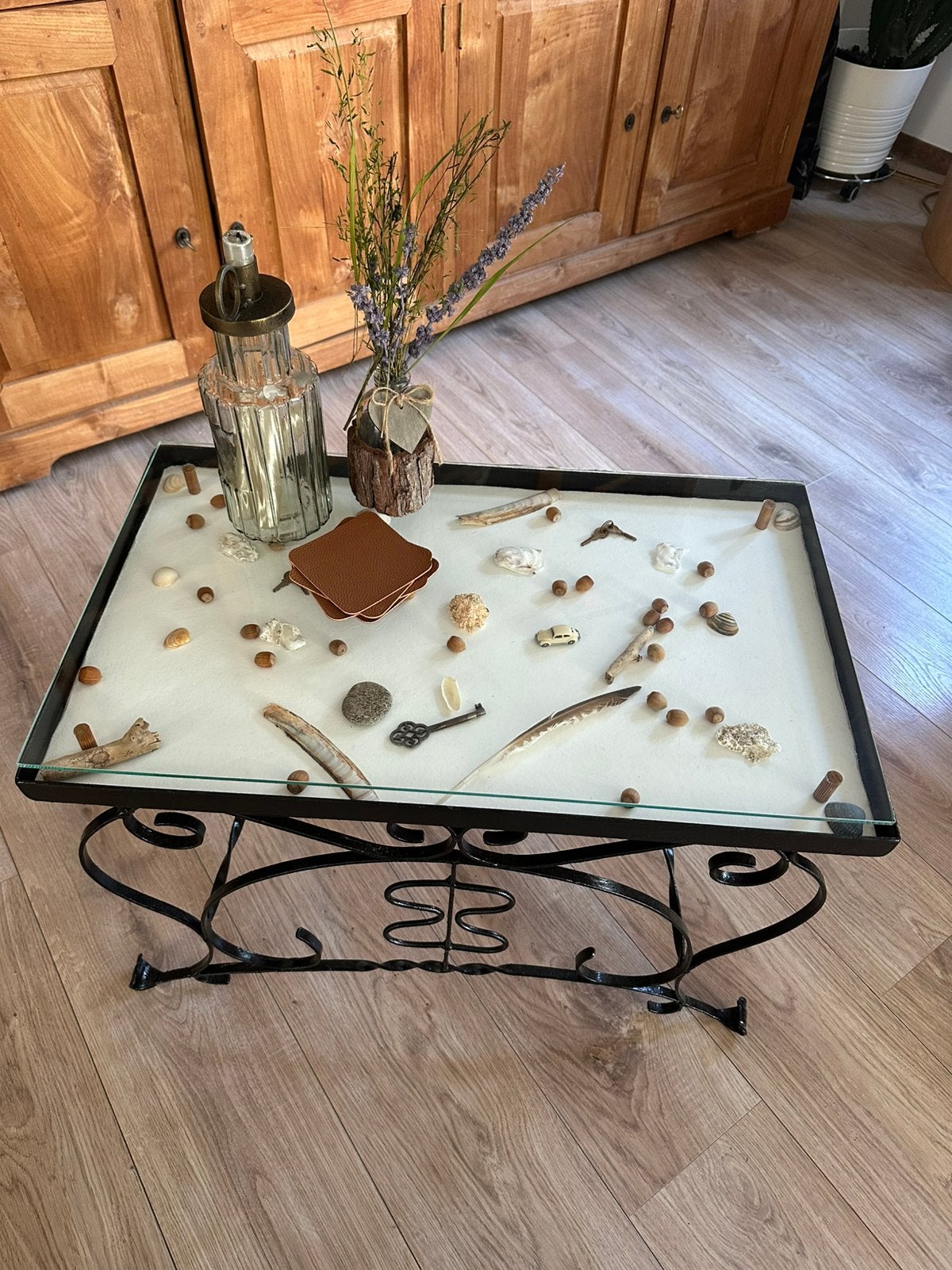 Gietijzeren salontafel met glazen blad, Minder dan 50 cm, 50 tot 100 cm, Glas, Ophalen of Verzenden