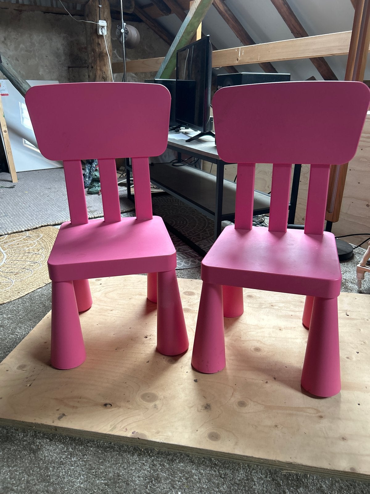 2 roze kinderstoelen - IKEA Mammut, Kinderen en Baby's, Kinderkamer | Tafels en Stoelen, Ophalen, Gebruikt, Stoel(en)