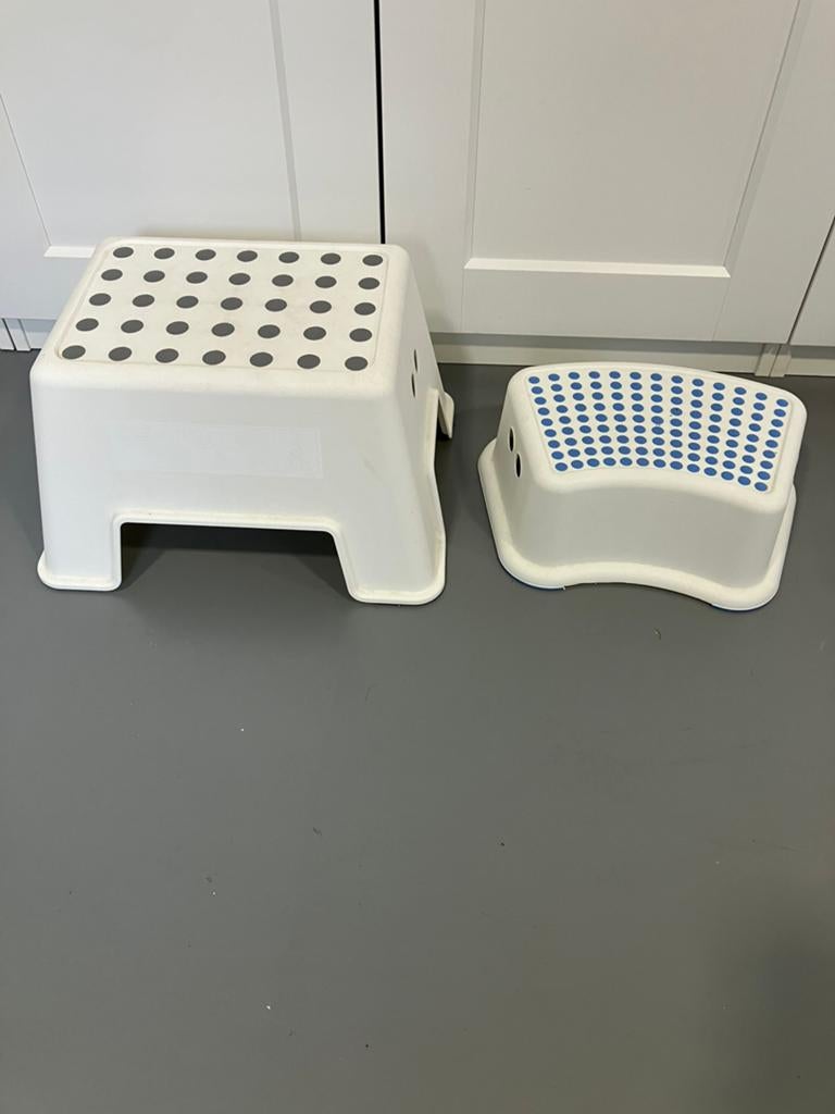 2 x ikea verhogertje / krukje / opstapje, Ophalen of Verzenden, Zo goed als nieuw, Kunststof