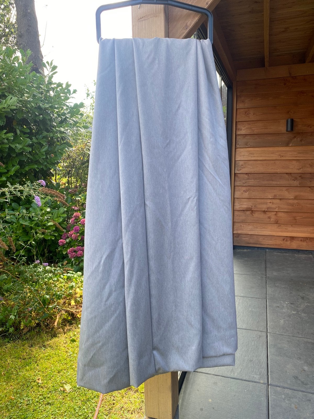 Lichtgrijze verduisterende gordijnen 150x265, Ophalen of Verzenden, Zo goed als nieuw