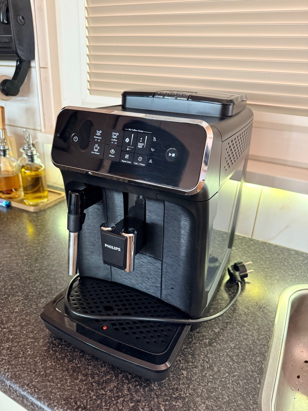 Philips 2200 serie volautomatische espressomachine, Witgoed en Apparatuur, Koffiezetapparaten, Ophalen, Afneembaar waterreservoir