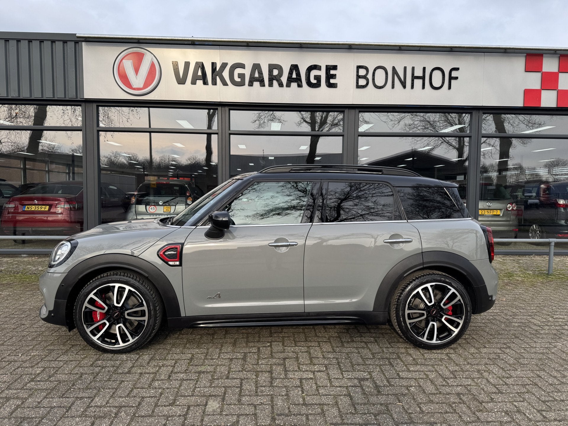 MINI Countryman 2.0 John Cooper Works ALL4 White Silver Edit, Auto's, Automaat, 1998 cc, Gebruikt, Euro 6