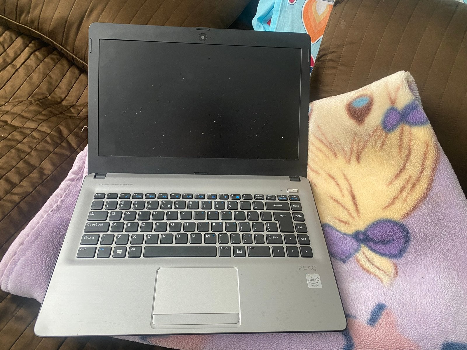 Peaq, Computers en Software, Ophalen, 2 tot 3 Ghz, 15 inch, Zo goed als nieuw